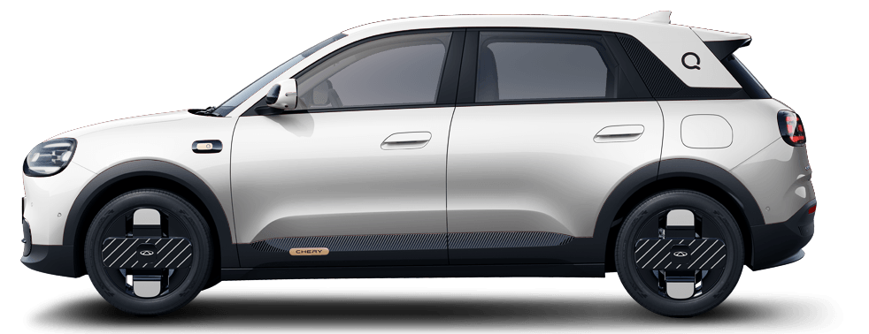 Chery Q in Pearl White
